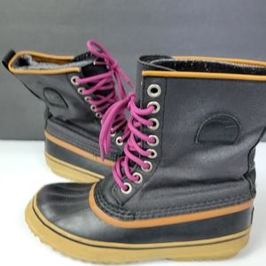 Sorel Womens winter boot US 9 black tan purple